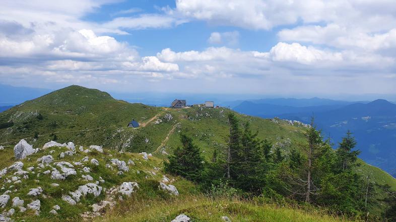 Ratitovec, Krekova koča na Ratitovcu, planinstvo