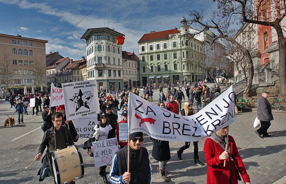 Protest proti nošenju krzna