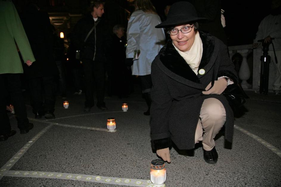 prižiganje sveč, zavod varna pot, dan spomina na žrtve prometnih nesreč
