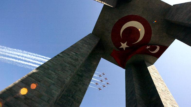 Turška letala so vstopila v iraški zračni prostor.