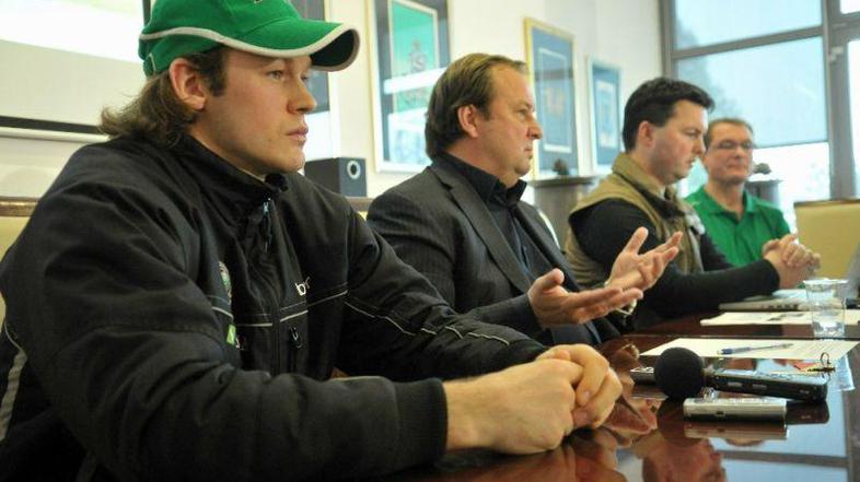 Hebar Sekelj Olimpija novinarska konferenca Ljubljana kazen nasilje hokej