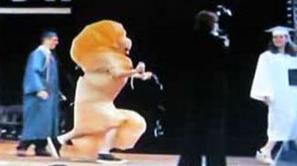 Takole je Calvin presenetil svoje sošolce.