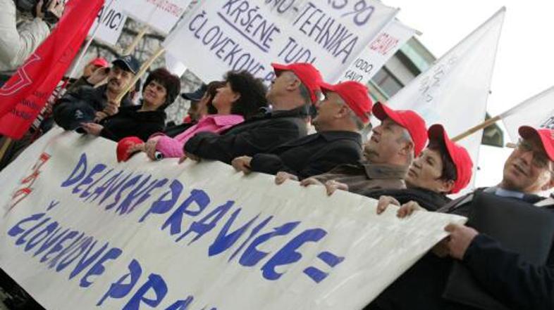 Zaradi demonstracij naj bi pri delodajalcih prevladal razum.