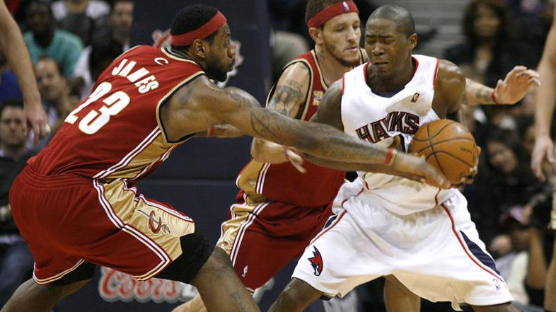 NBA Cavaliers Hawks 2009 James West