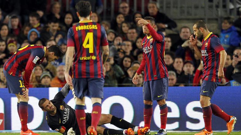 victor valdes barcelona poškodba