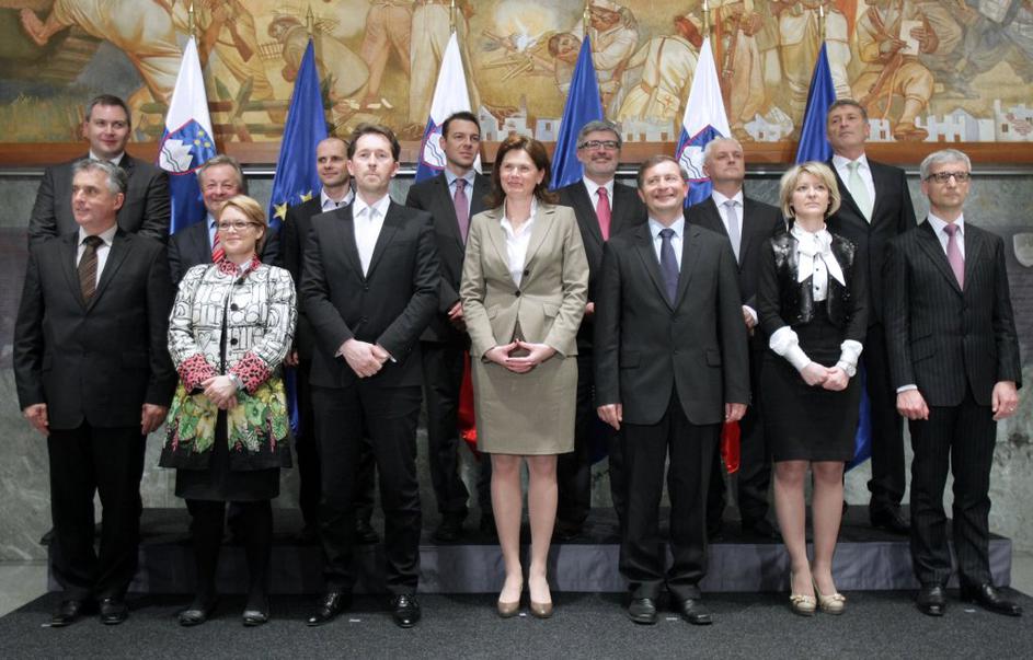 slovenska vlada, vlada, bratušek 