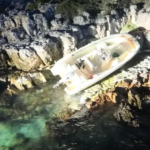 Čoln nasedel pri Ižu