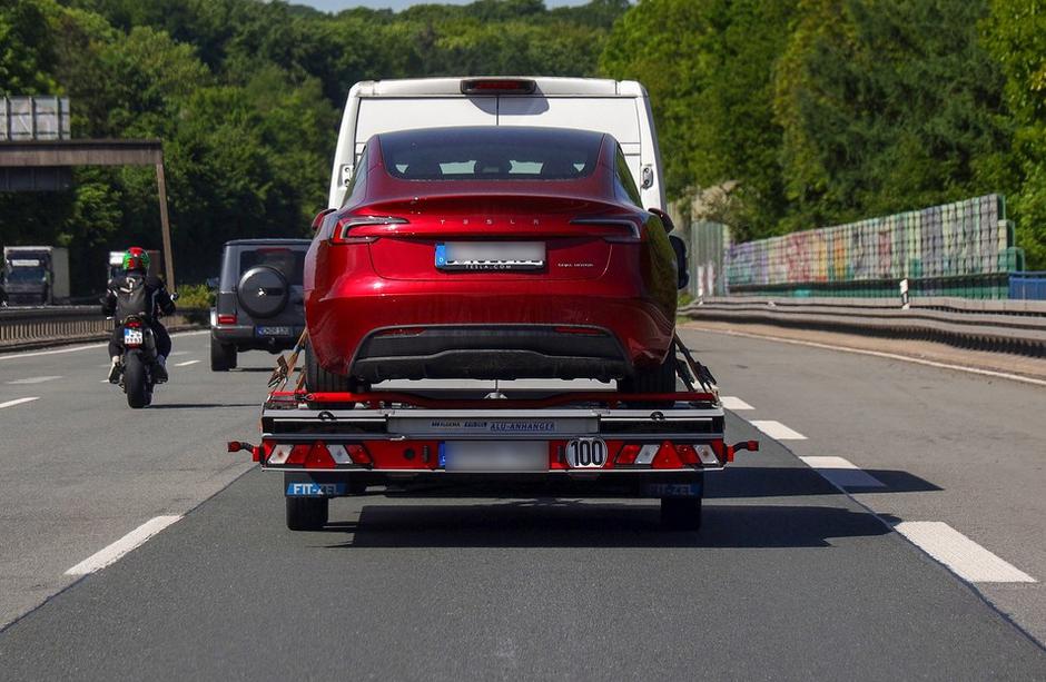 rabljen električni avto vlečna služba | Avtor: Profimedia