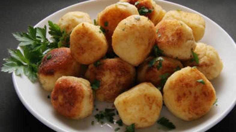 Hrustljavčke lahko ocvrete tudi brez paniranja, a morate v tem primeru v zmes do