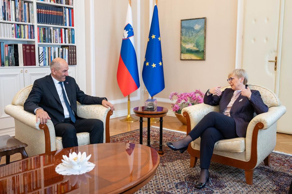 Janez Janša Nataša Pirc Musar predsedniki parlamentarnih strank pri predsednici Nataši Pirc Musar | Avtor: UPRS/Boštjan Podlogar