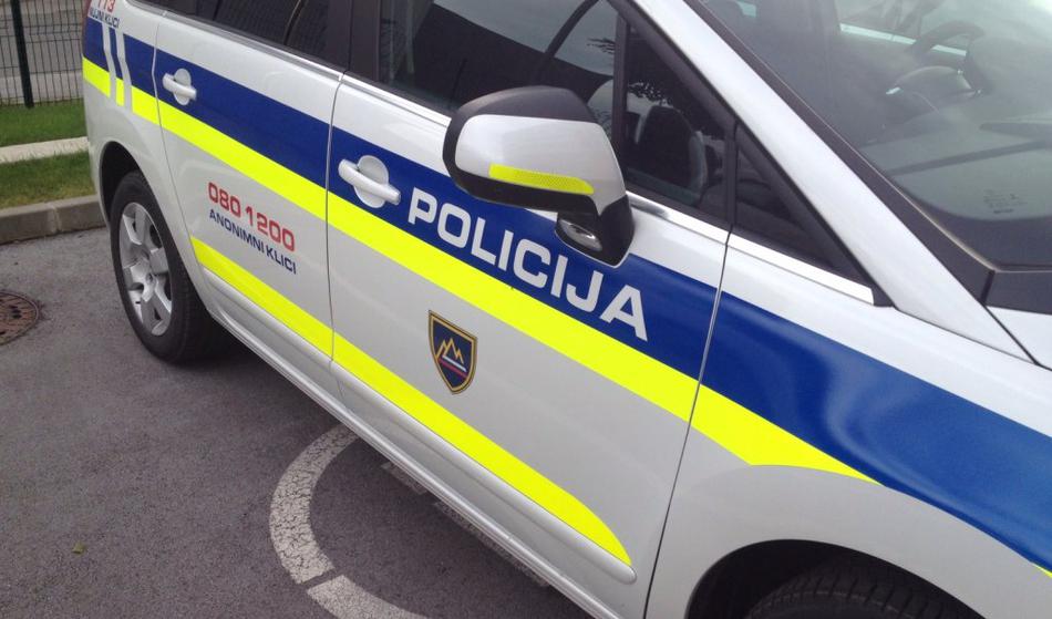 Drama v Pivki: 49-letnik najprej grozil z nožem, nato pa ...