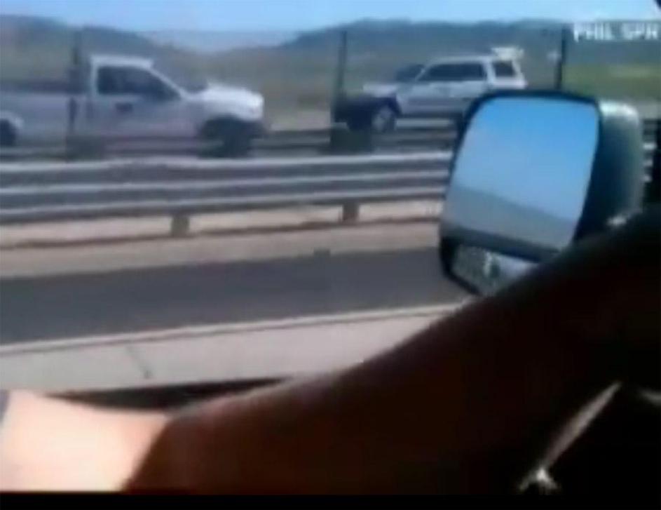 Vožnja v napačno smer se na srečo ni končala tragično. (Foto: Youtube)