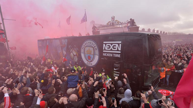 Liverpool Manchester City avtobus