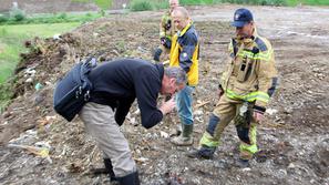 Včeraj so si gramozno jamo v lasti mariborske občine ogledali tudi policisti, ga