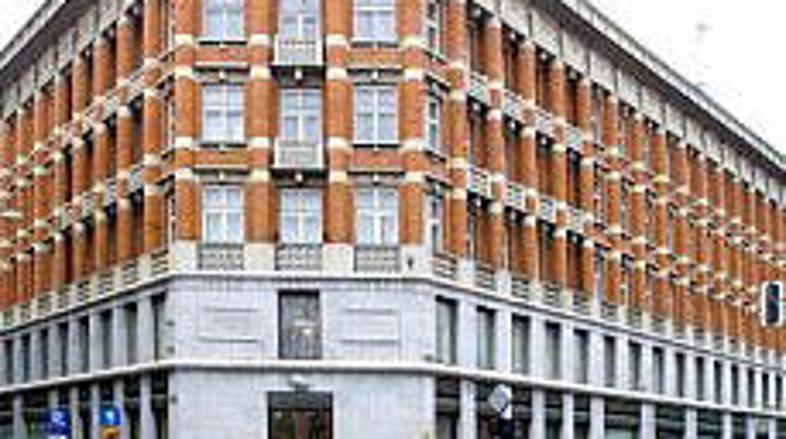 Plače članov uprave bodo nižje za 15 odstotkov.