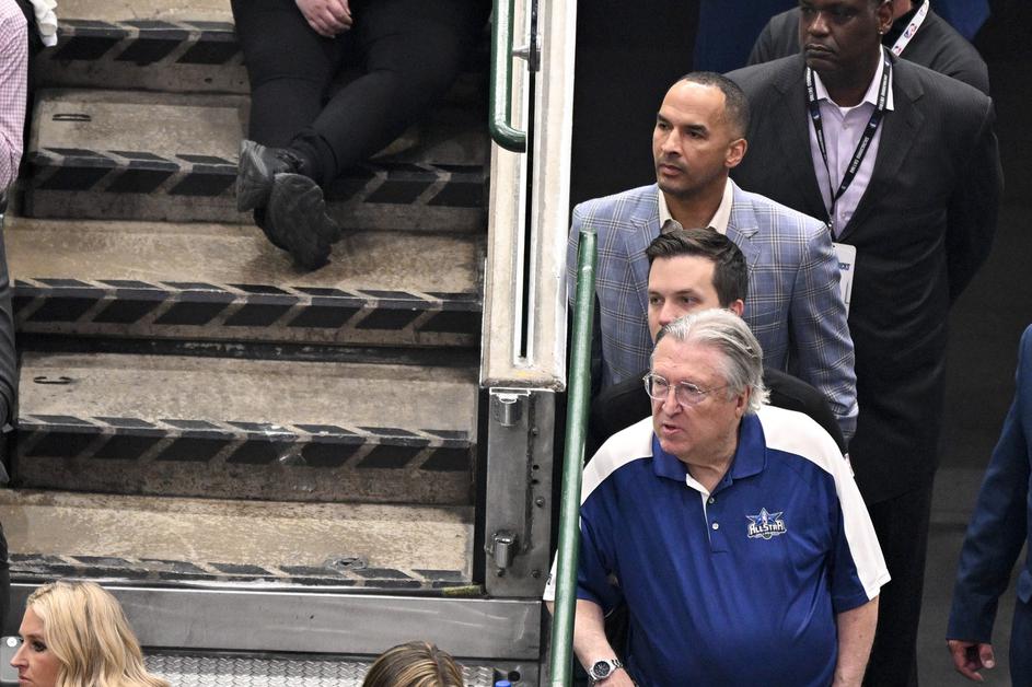 Nico Harrison kislega obraza