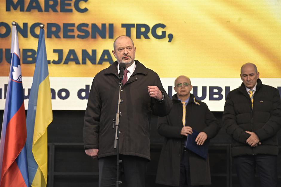 Shod za Ukrajino | Avtor: Vlada RS