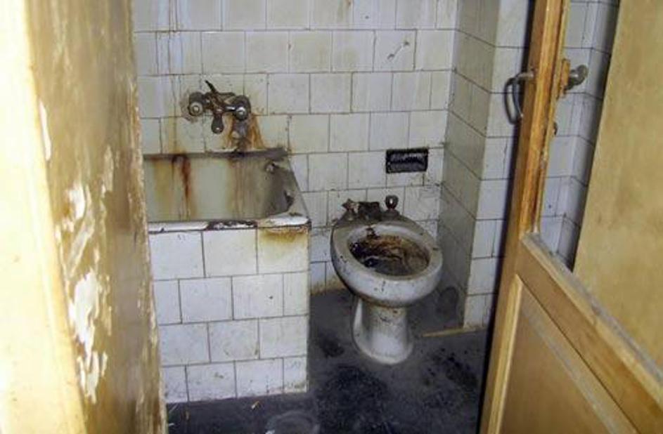 Razmere, v katerih je živela Marija, so bile nemogoče.