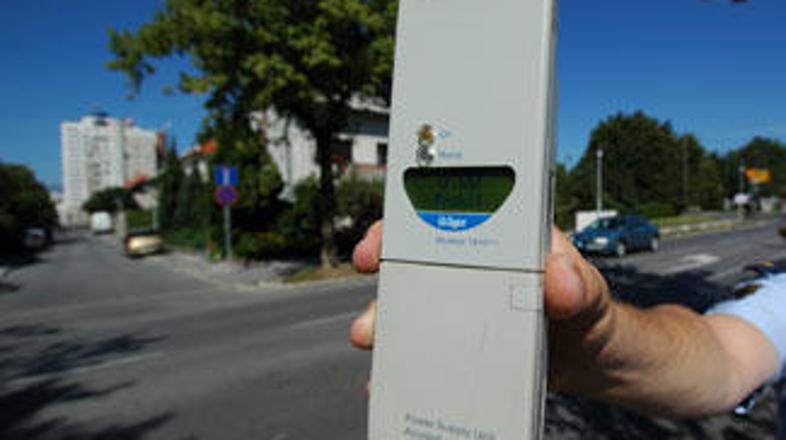 Inštruktor je napihal 1,18 mg/l alkohola v izdihanem zraku.