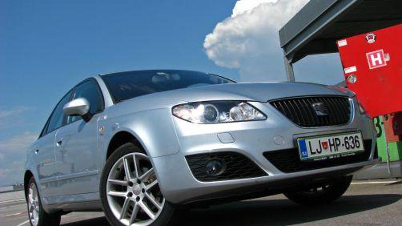 Exeo pomeni reinkarnacijo ingolstadstke štirice, od katere je podedoval vse dobr