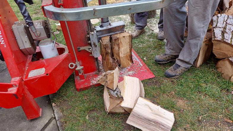 Sekanje drv, drva