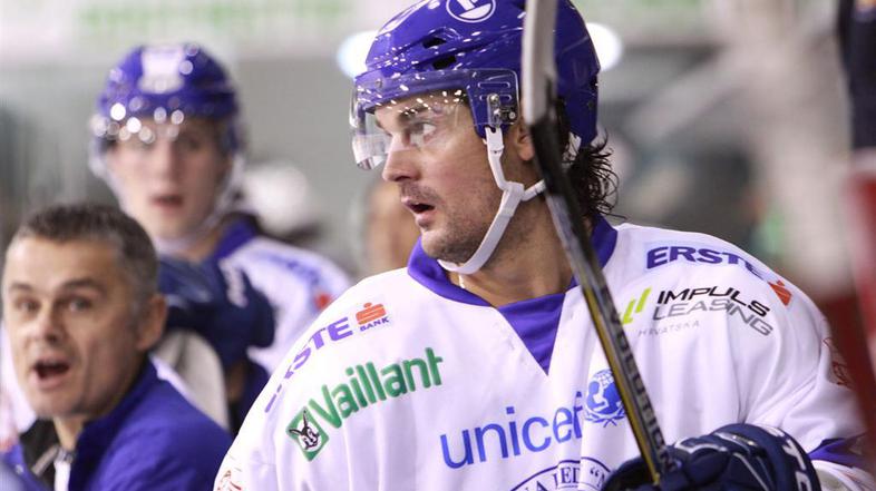 Enega od devetih zadetkov Medveščaka je prispeval tudi nekdanji ljubljenec navij