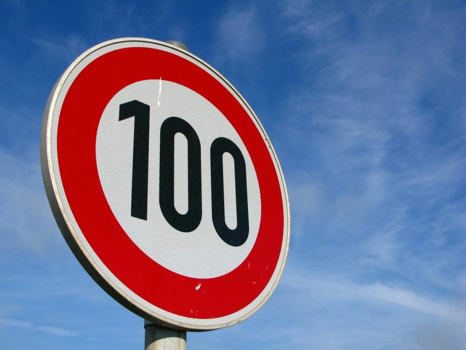 Hitrost 100 km/h | Avtor: Profimedias