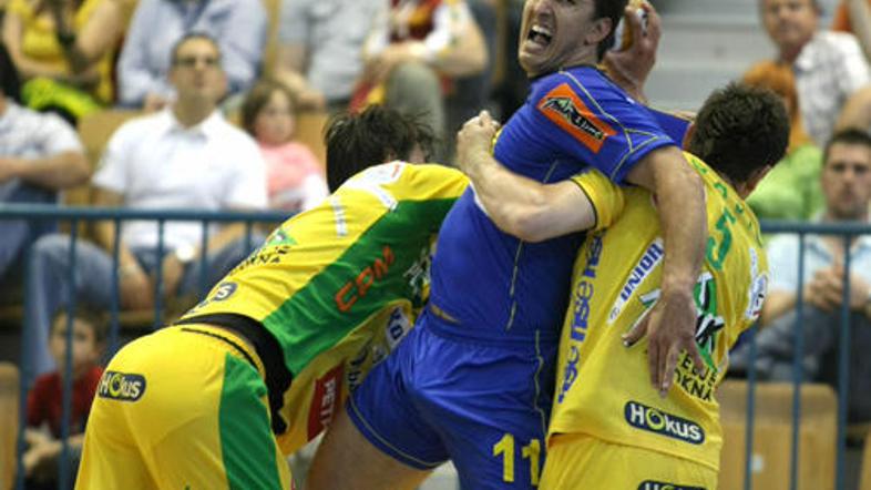 Rokometaši Kopra so v tekmi z državnimi prvaki povsem dominirali.