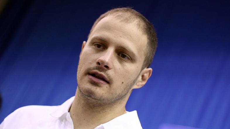 Rašo Nesterović, Košarka brez meja