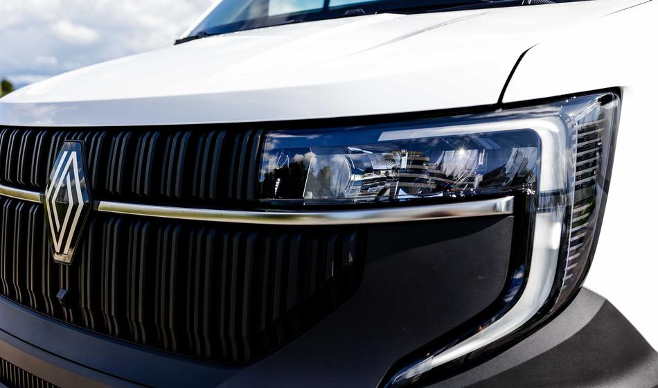 Pet razlogov, da je master zares mojster med kombiji