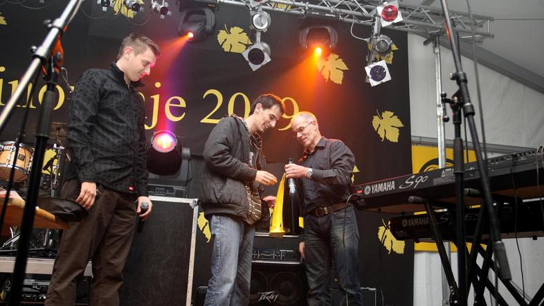 Mišel je poleg glasbenega sodelovanja s priznanim raperjem v duhu vinskega prazn