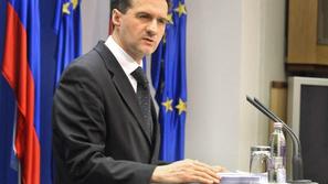 Milan M. Cvikl iz vlade odhaja v Bruselj za revizorja na Evropsko računsko sodiš