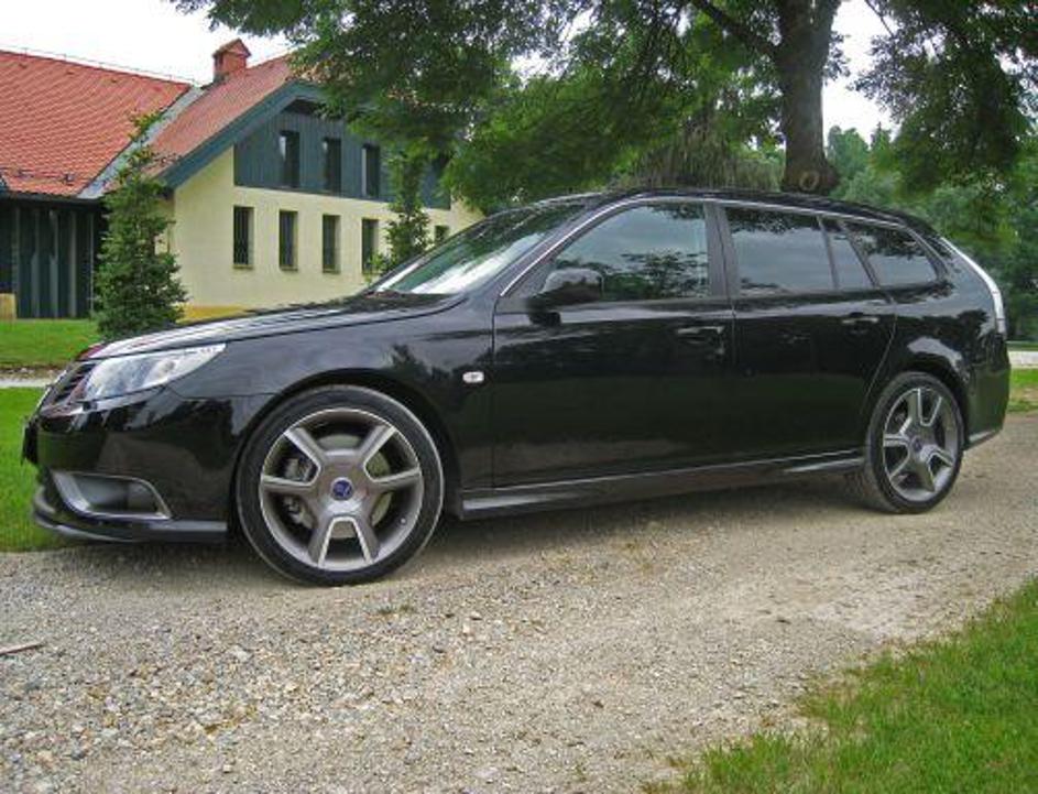 Pri seriji turbo X, ki obeležuje 30 obletnico prvega Saabovega turbo motorja, la