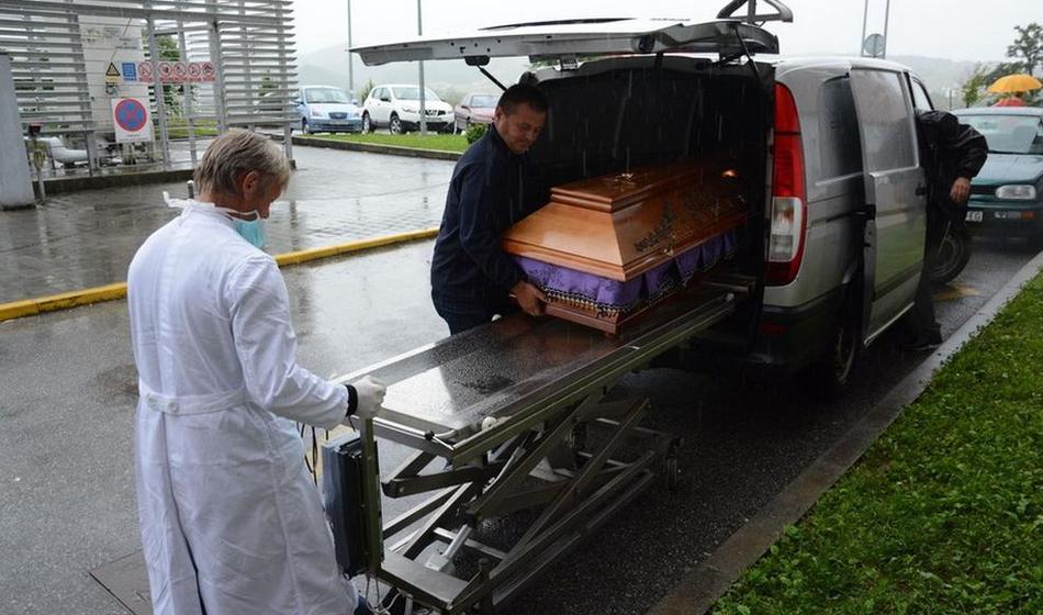 "Plačala sem več, ker je sorodnik umrl v nedeljo"