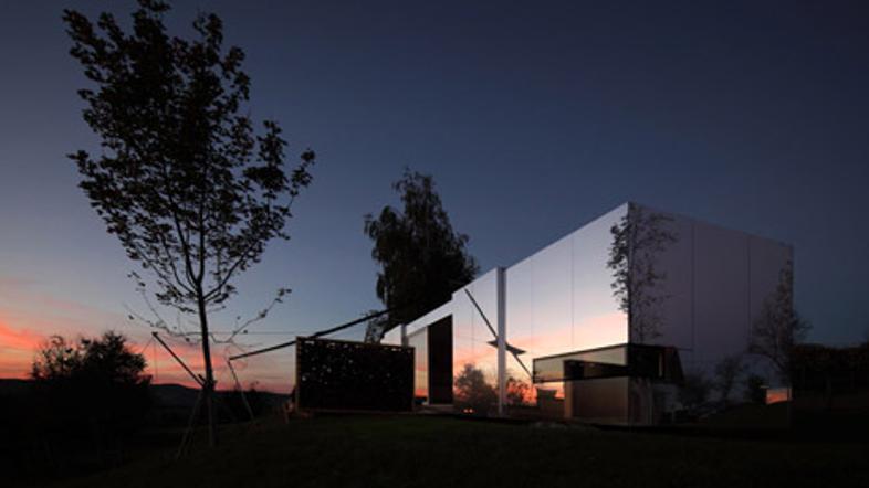 Casa Invisible, Delugan Meissl Associated Architects