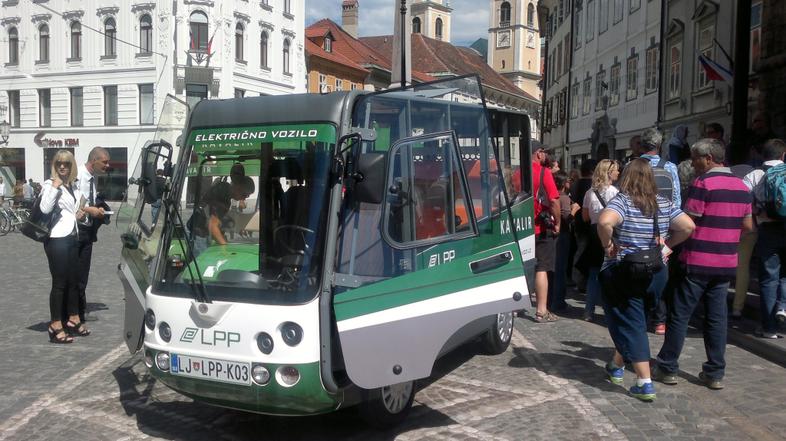 ljubljana 03.09.13. kavalir, elektricni avtobus, MOL, LPP, Ljubljana, foto: maja