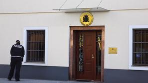 Zbiranje pred špansko ambasado