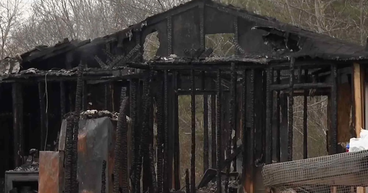 Tragedija: Trije majhni otroci umrli v goreči hiši