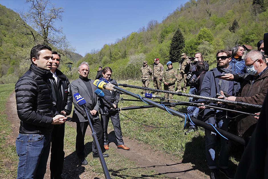 ogled vojaških sil na meji s Hrvaško | Avtor: Saša Despot