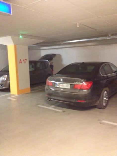 Parkiranje čez dve parkirni mesti