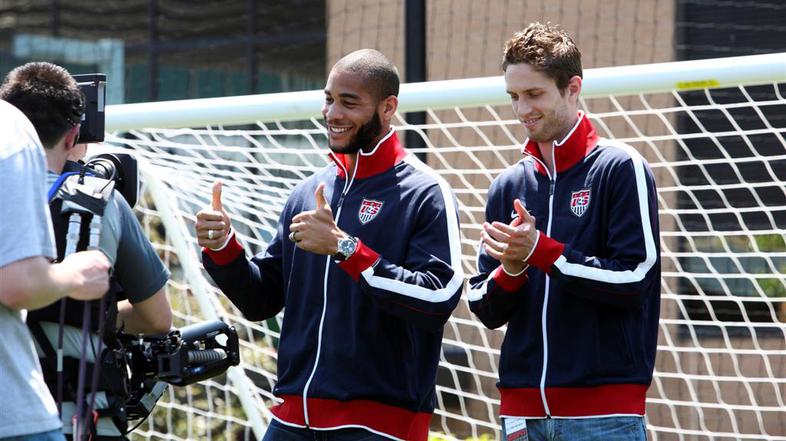 Oguchi Onyewu meni, da je Slovencem zmaga proti Alžiriji dala krila. (Foto: Reut