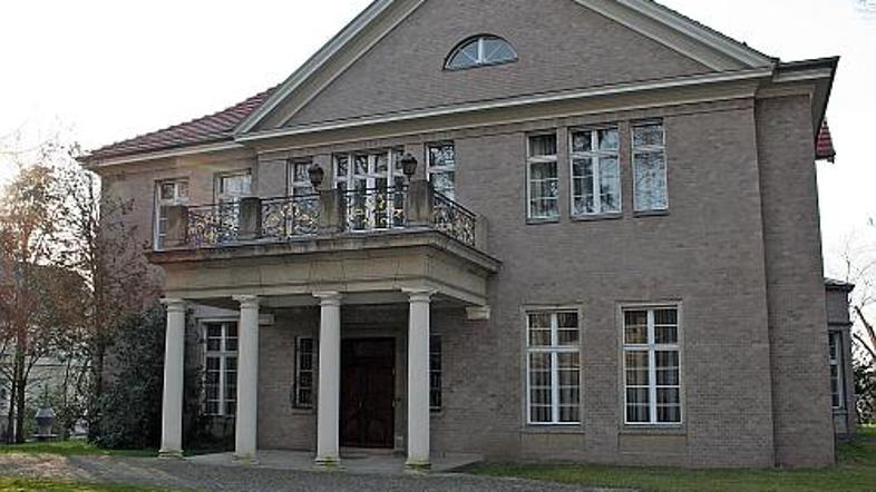 Iz Francije prihajajo v Nemčijo, vmes pa se ves čas vračajo v ZDA.