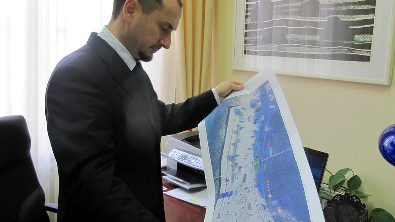 “Organizirali bomo tudi servisno službo, ki bo odpeljala avtomobile obiskovalcev