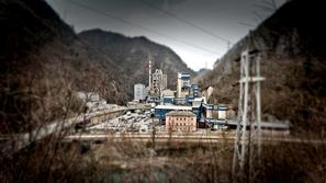 Upravno sodišče je marca odpravilo okoljevarstveno dovoljenje Lafarge cementu in