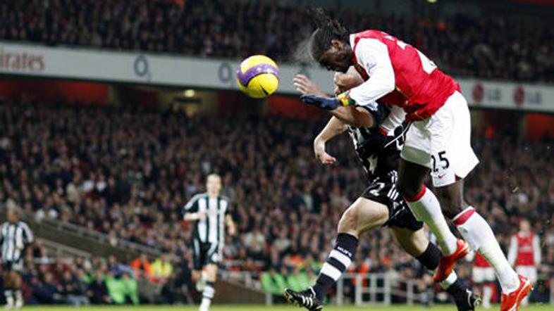 adebayor_gol