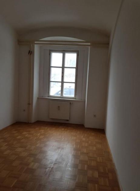 Stanovanje, ki ga prodaja Stanovanjski sklad JSS MOL, Petkovškovo nabrežje 67