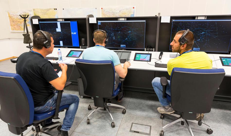 Primanjkuje jim 3.000 ljudi, rešitev pa so našli v videoigrah