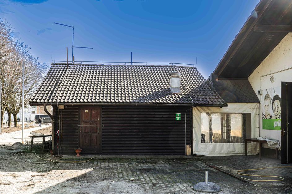 hiška v savskem naselju