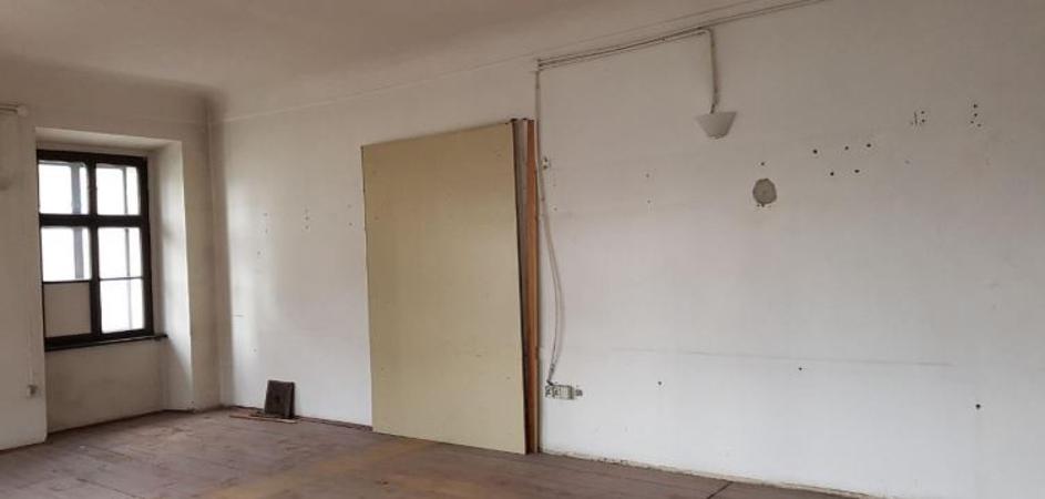 Stanovanje, ki se prodaja na naslovu Breg 8