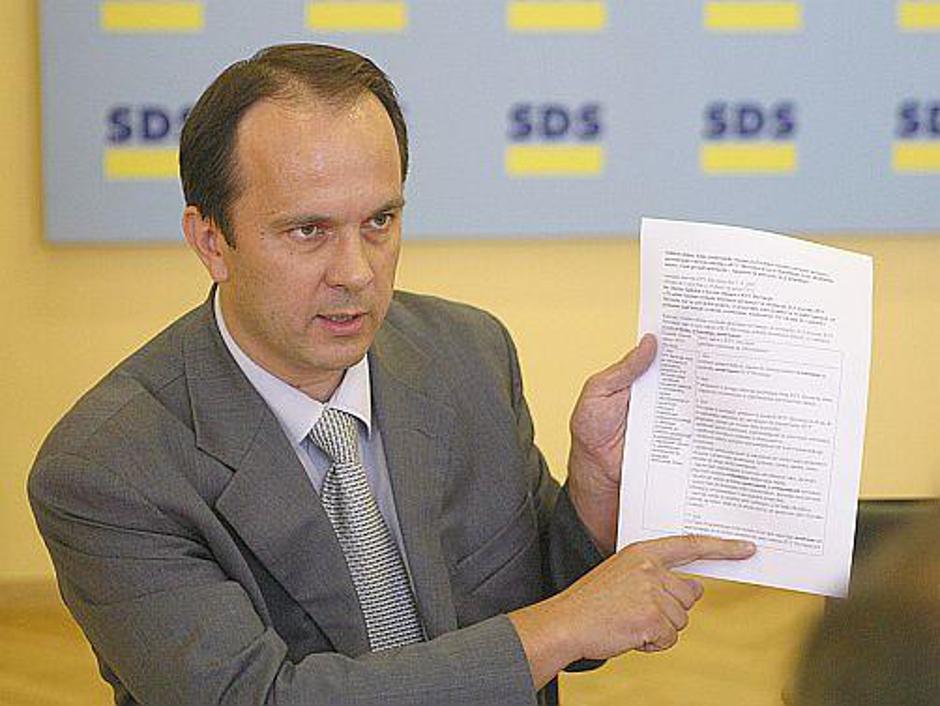 RTV-naročnina ne gre skupaj z delniško družbo, pravi poslanec Branko Grims. | Avtor: Žurnal24 main